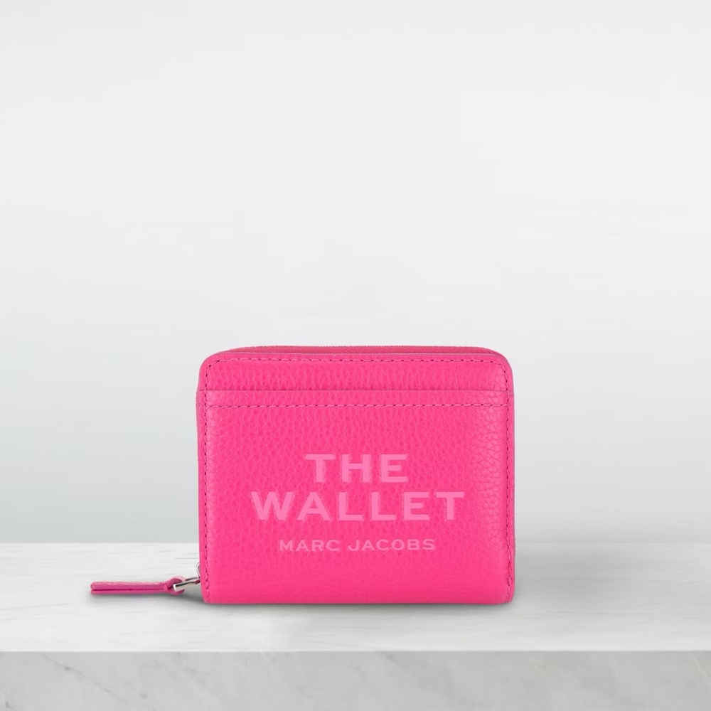 Marc Jacobs the Leather Mini Compact Wallet in 💕HOT PINK 💕